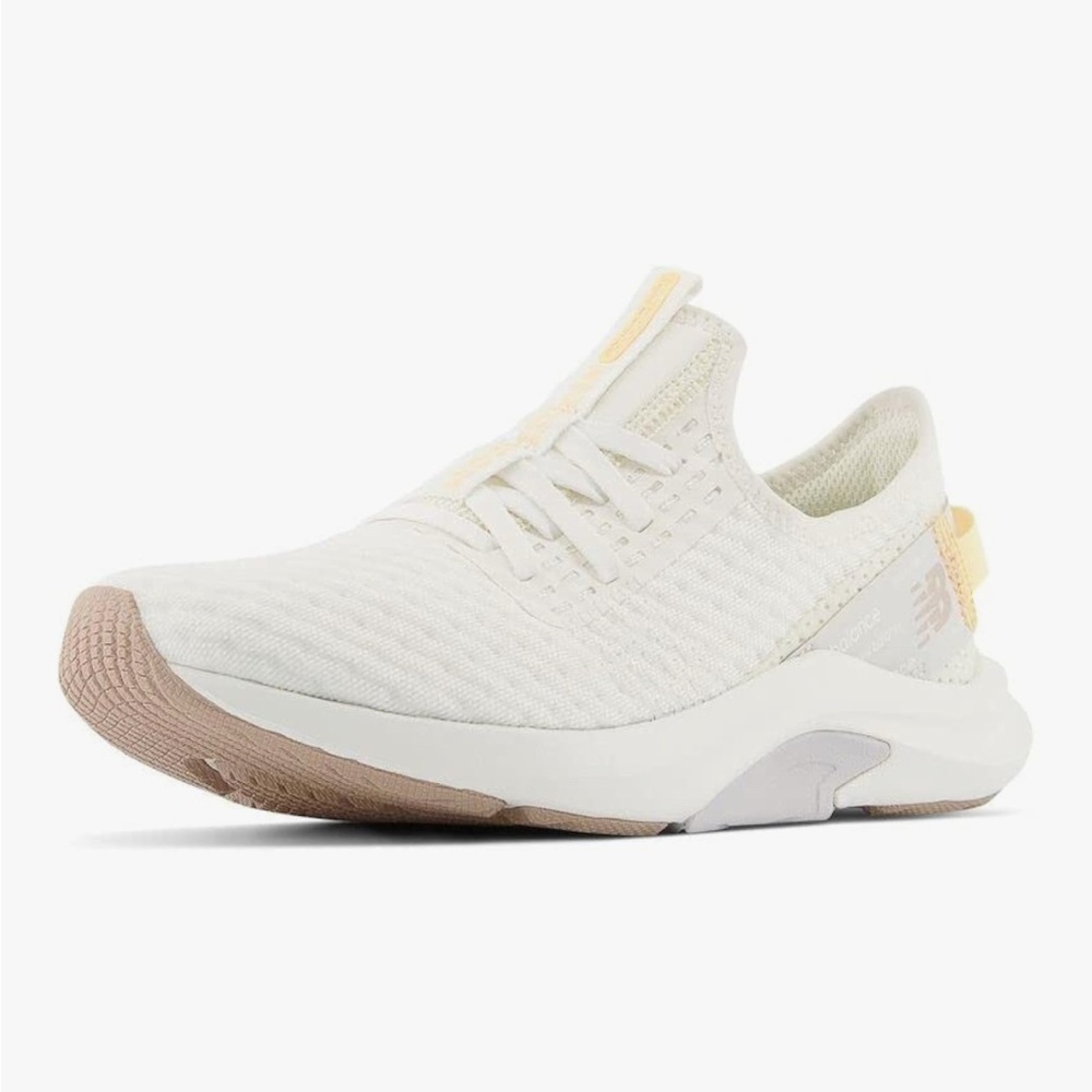 New balance tennis shoes